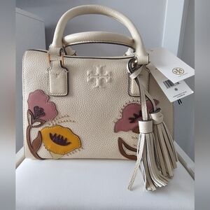 Tory Burch Cream Floral Appliqué Handbag with Matching Wallet!!